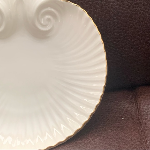 Lenox Aegean Collection Medium Shell Shaped Dish 5 5/8” Gold Trim - Picture 3 of 8